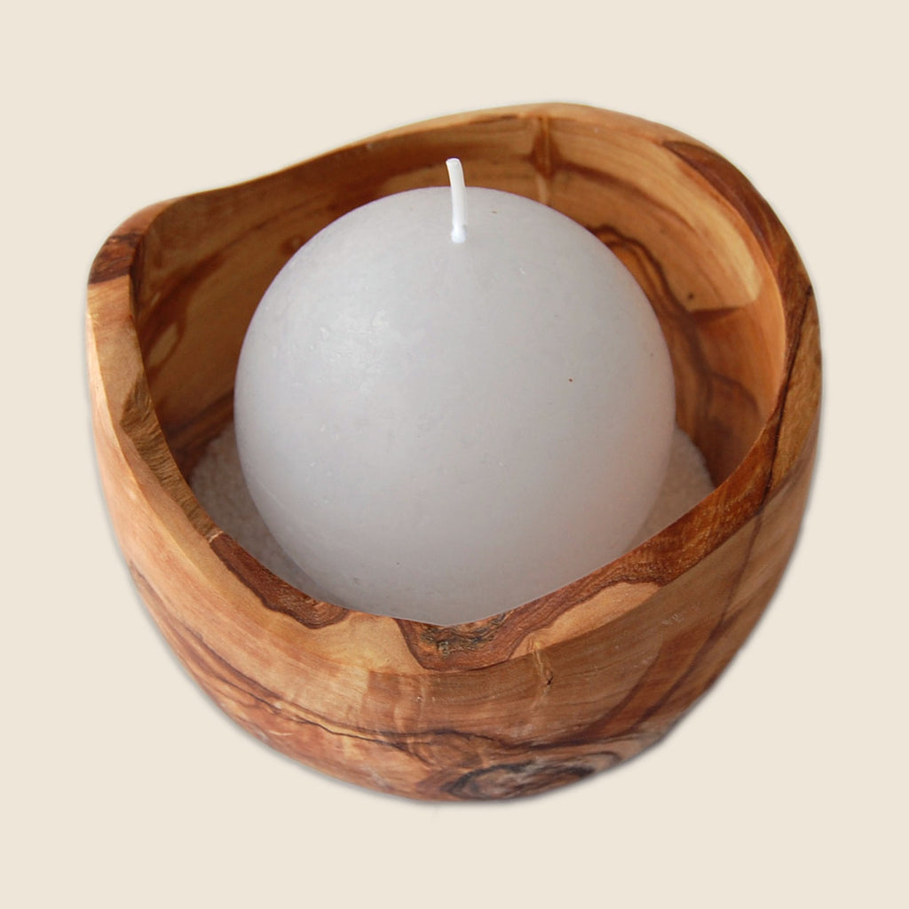 Kugelkerze PALLA in Rundschale aus Olivenholz