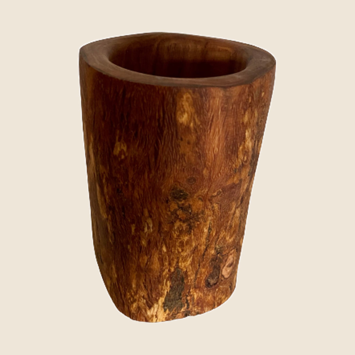 Utensilienbecher rustikal aus Olivenholz