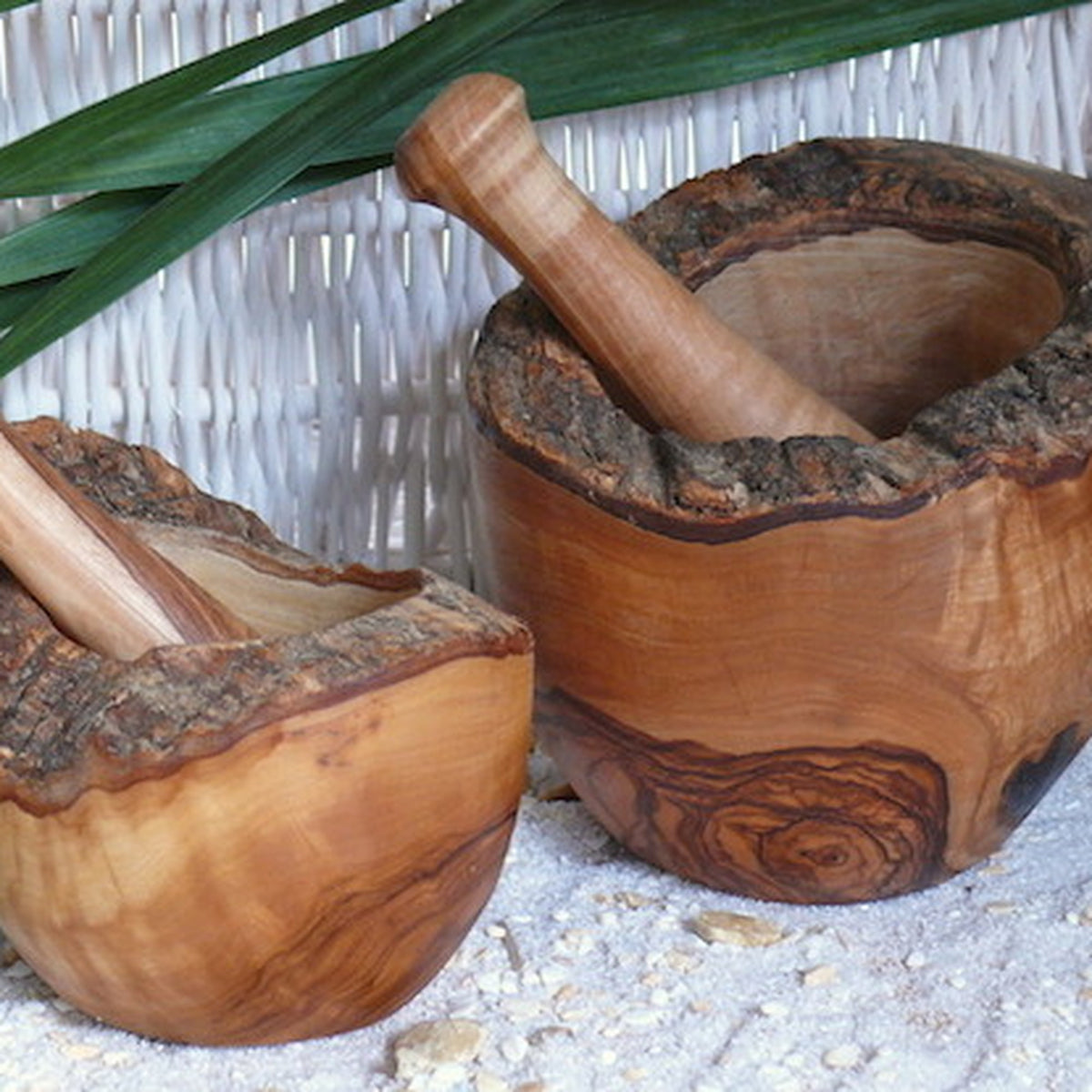 Mörser rustikaler Rand inkl. Stößel aus Olivenholz Ø 12 cm