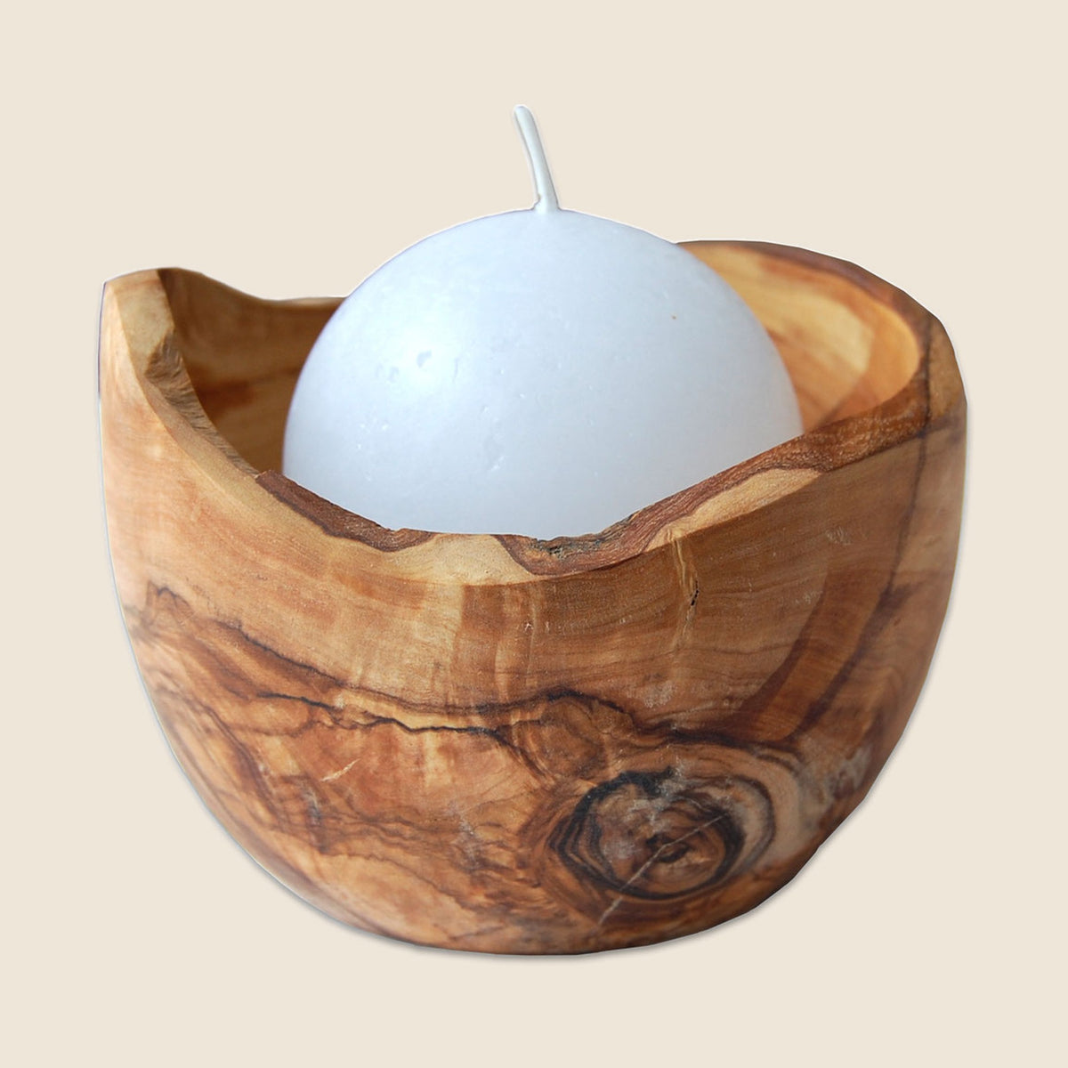 Kugelkerze PALLA in Rundschale aus Olivenholz