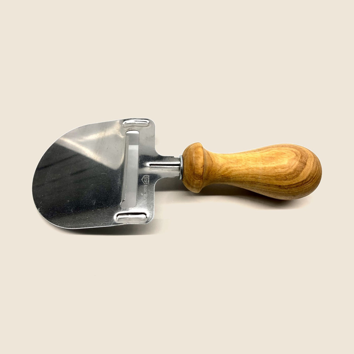 Käsehobel DESIGN mit gedrechseltem Griff aus Olivenholz