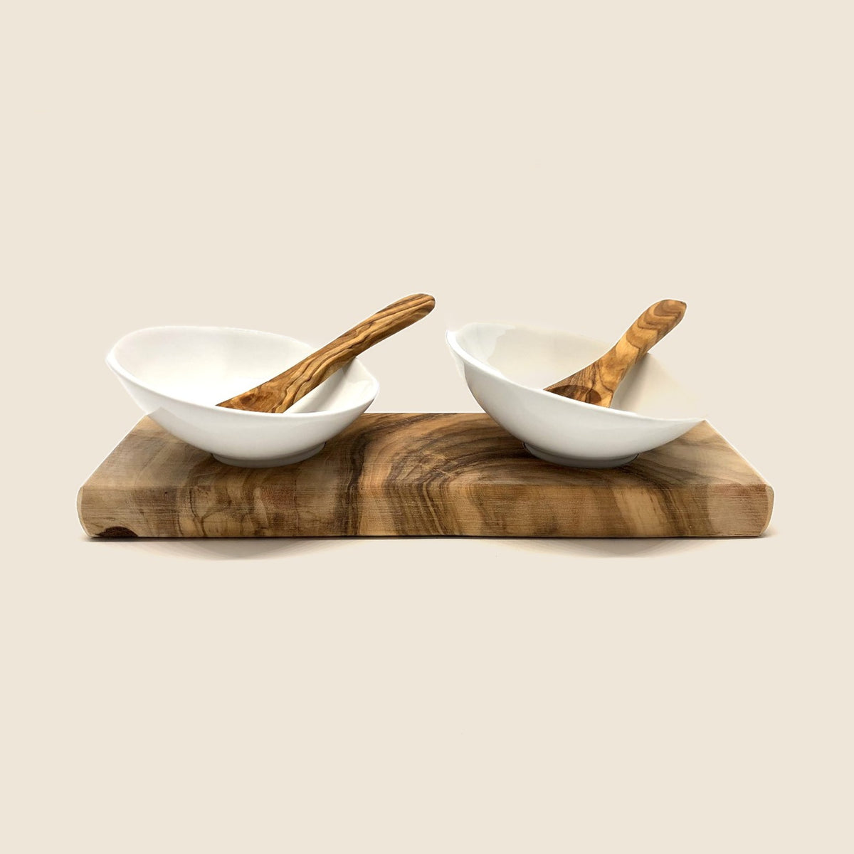 2er Set Dipschalen DESIGN Porzellan schräg inkl. 2 Löffel auf Olivenholz