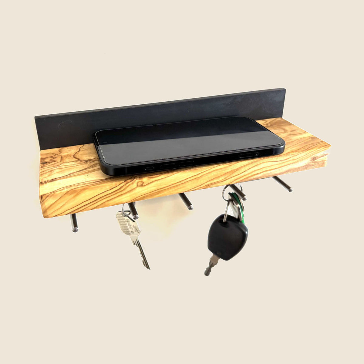 Schlüsselbrett und Handyablage modern
