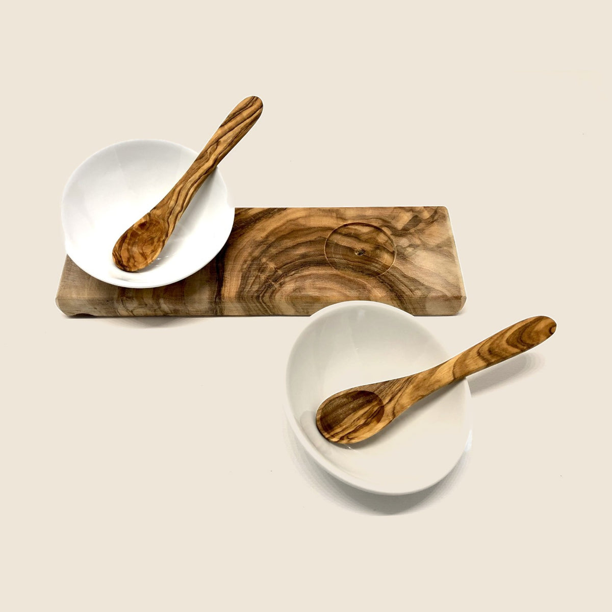 2er Set Dipschalen DESIGN Porzellan schräg inkl. 2 Löffel auf Olivenholz